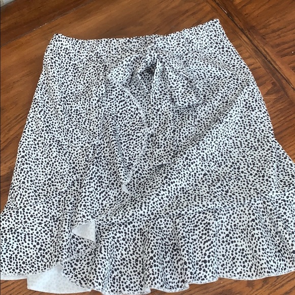 Casual Mini Skirt - Picture 3 of 3